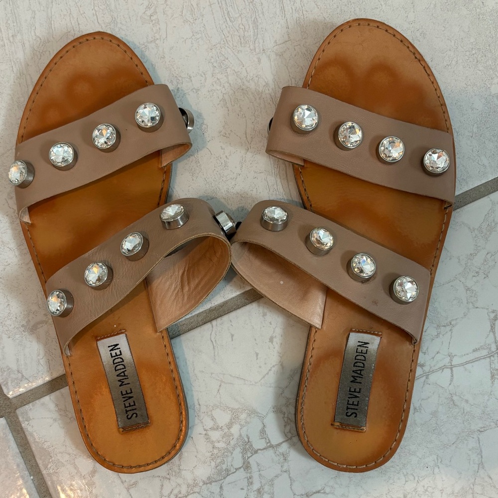 Steve Madden embellished sandals. Size 6